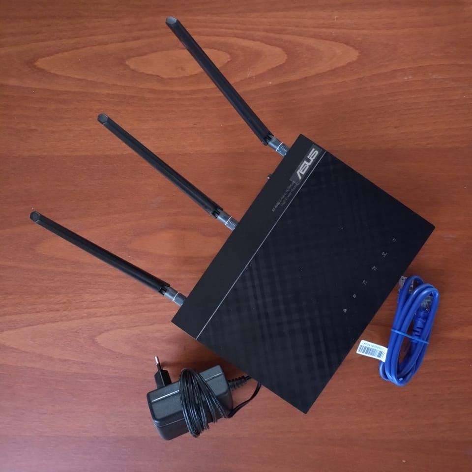 Asus RT-N18U router